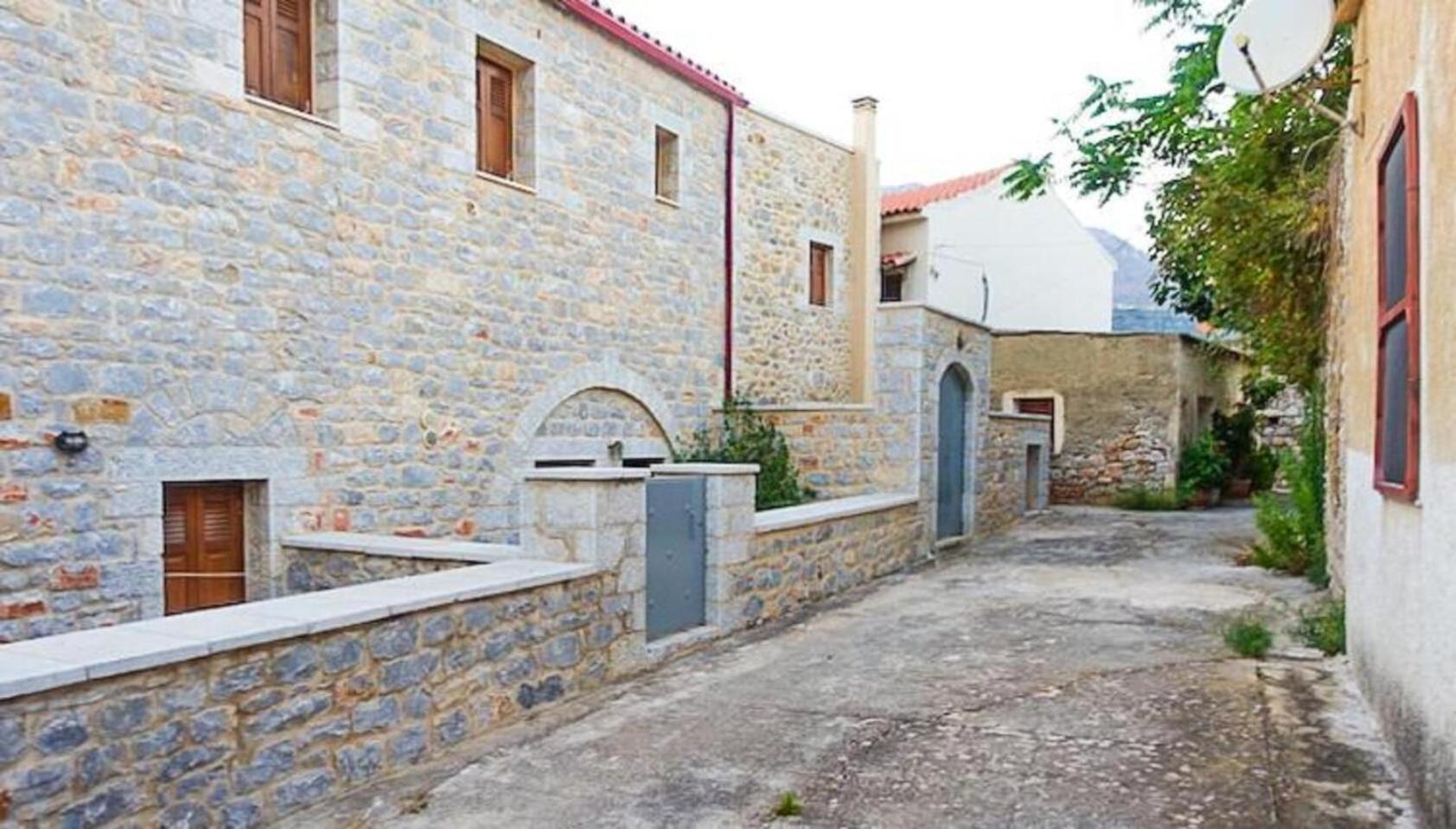 Sun Villa Neo Oitilo Exterior photo