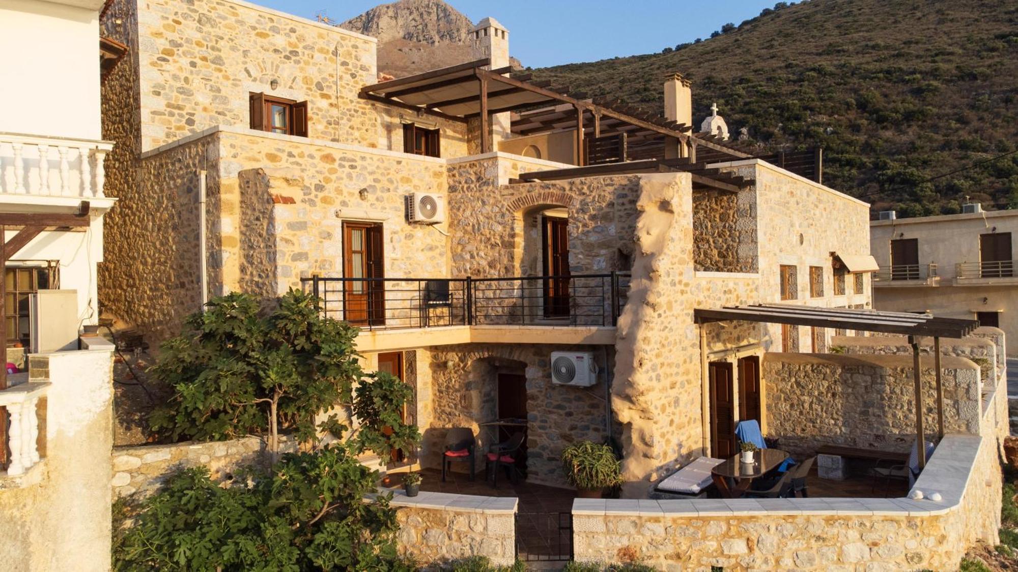 Sun Villa Neo Oitilo Exterior photo
